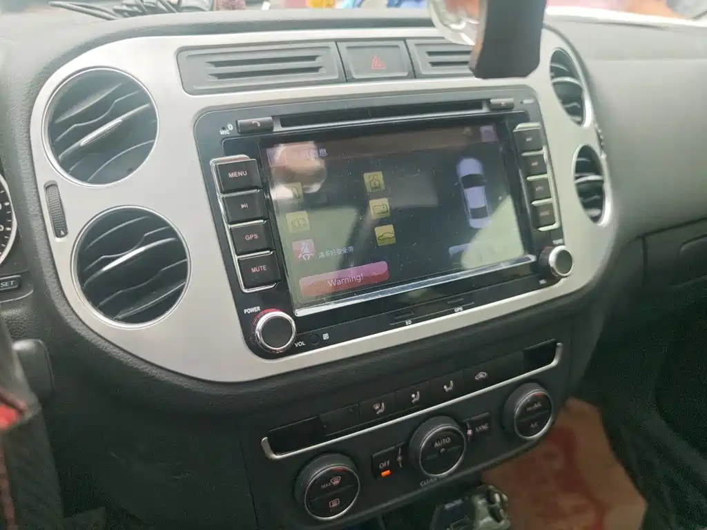 Volkswagen Tiguan — миниатюра 9