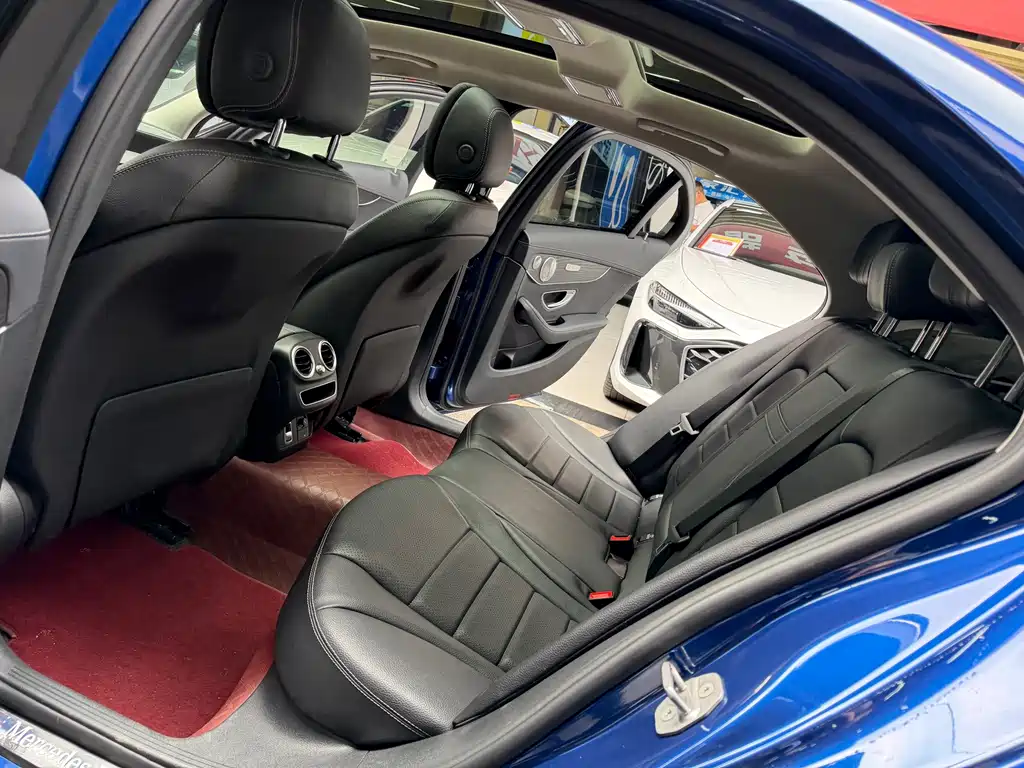 Mercedes-Benz C-Class — миниатюра 11