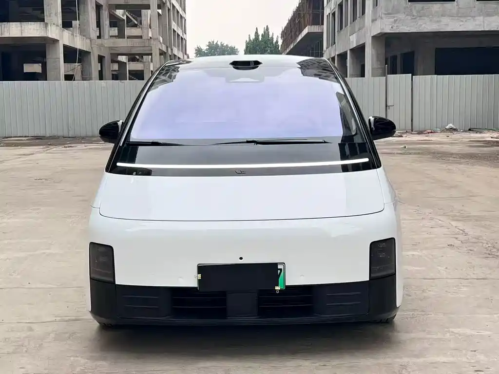 Li Auto Li MEGA — миниатюра 2