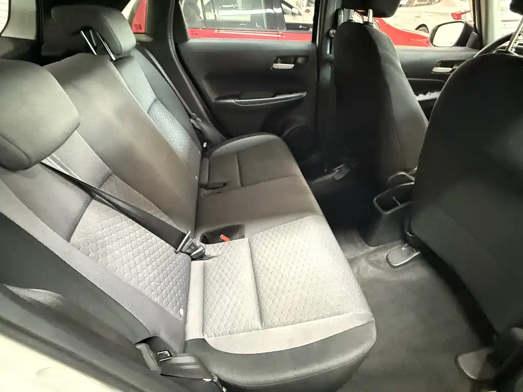 Honda Fit — миниатюра 8