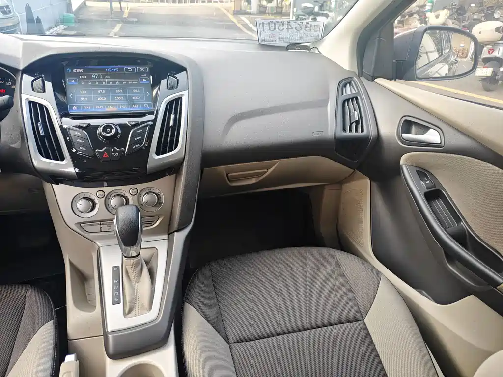 Ford Focus — миниатюра 11