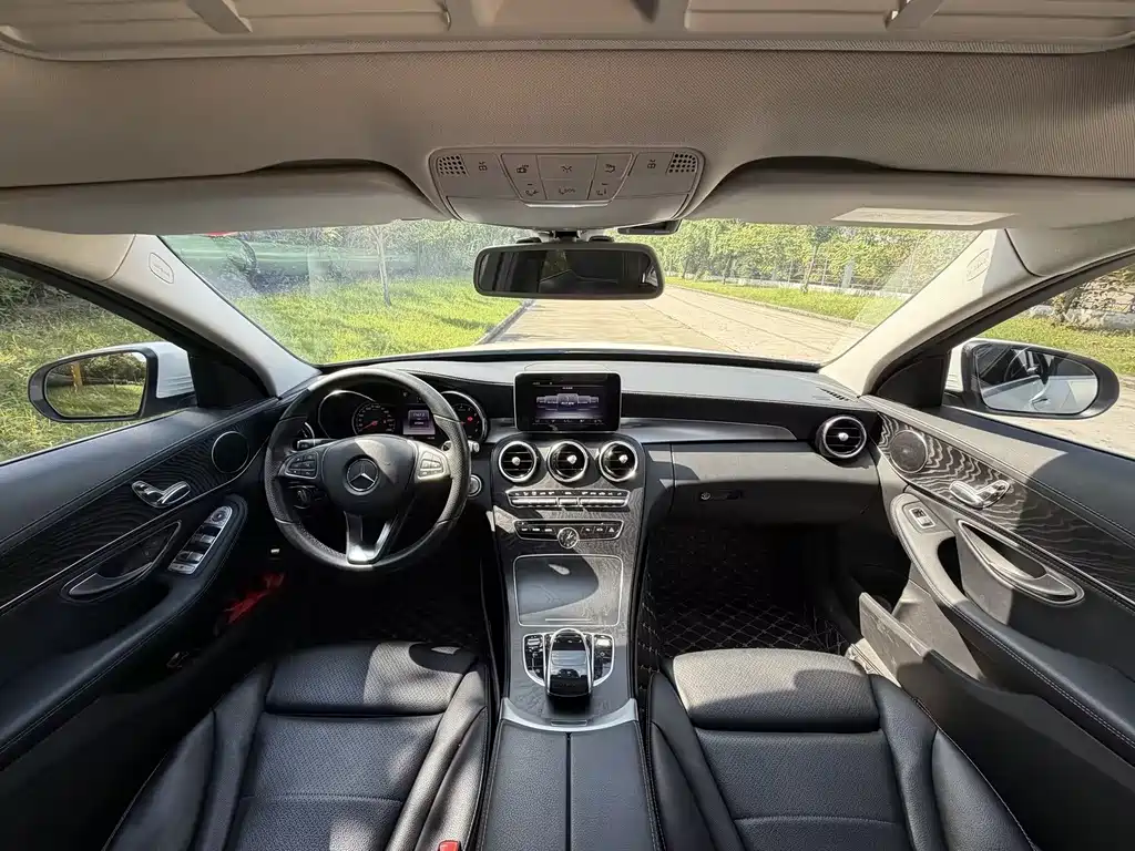 Mercedes-Benz C-Class — миниатюра 8
