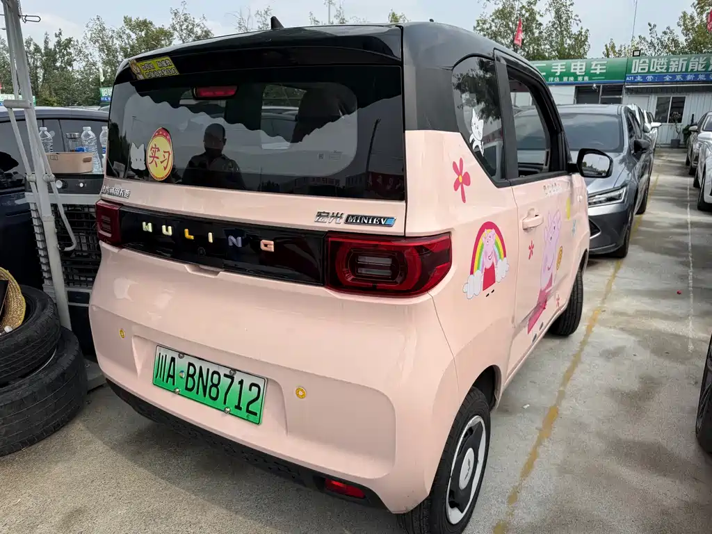 Wuling MINIEV — миниатюра 6