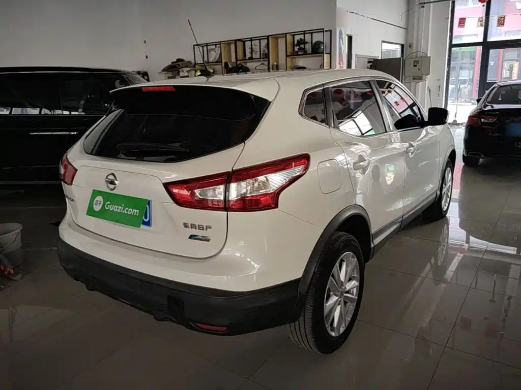 Nissan Qashqai — миниатюра 7