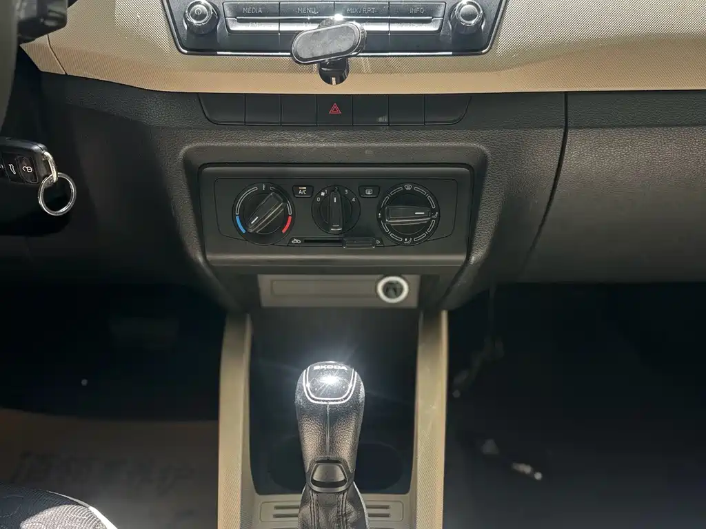 Skoda Fabia — миниатюра 12