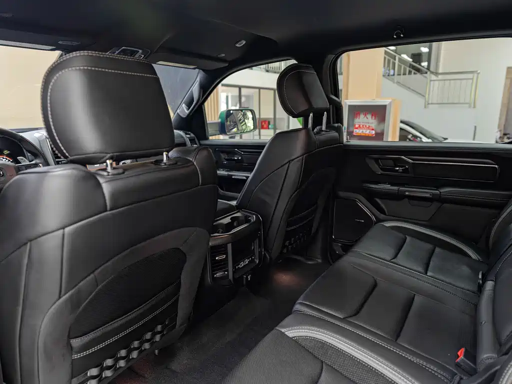 Ram Trucks 2022 6.2T