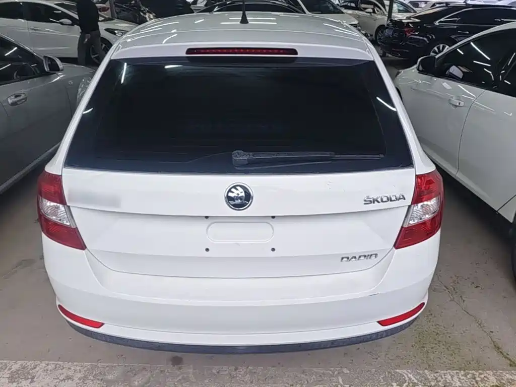 Skoda Rapid Spaceback — миниатюра 6