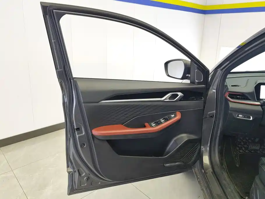 Geely Binyue — миниатюра 7