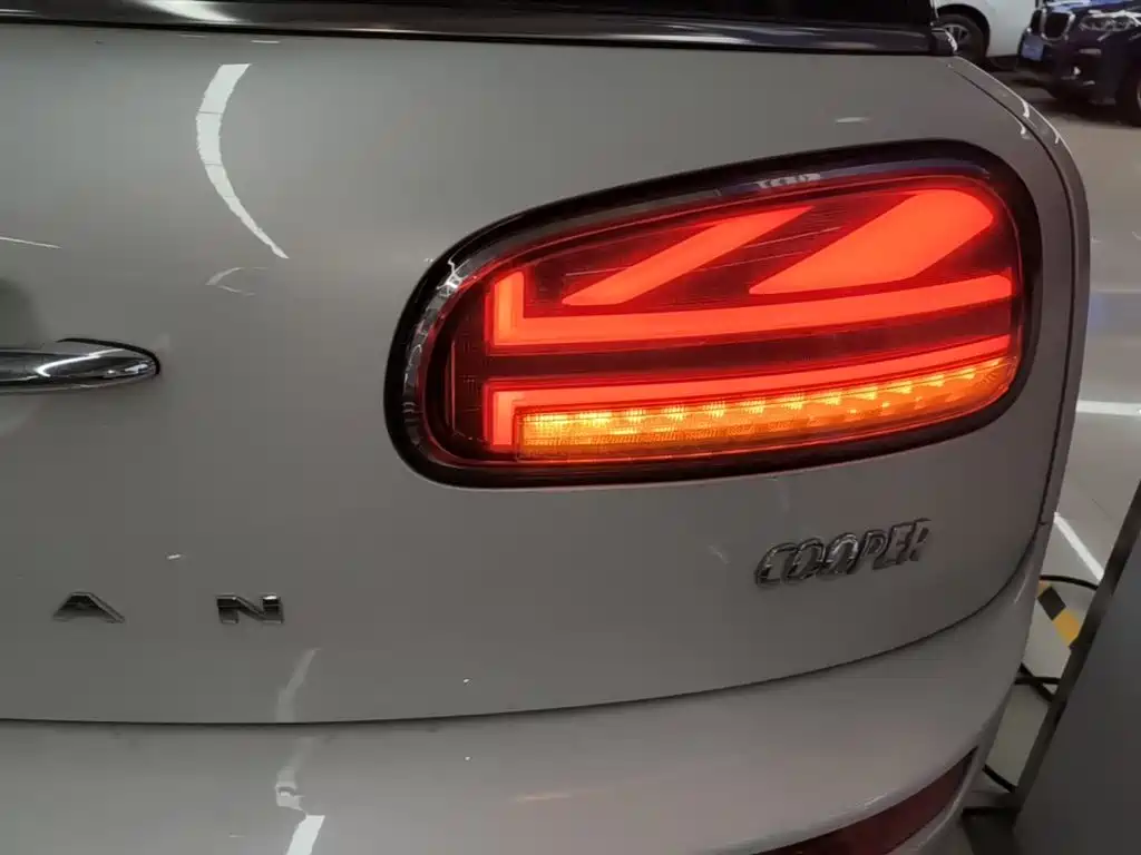 MINI Mini Clubman — миниатюра 8