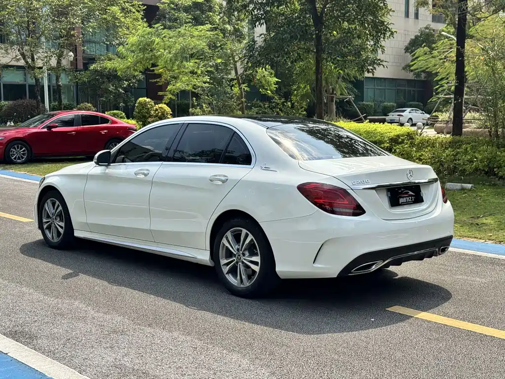 Mercedes-Benz C-Class — миниатюра 6