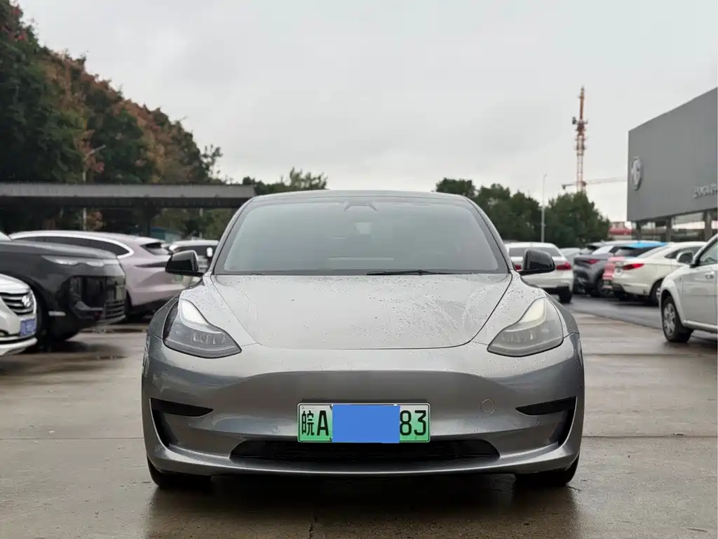 Tesla Model 3 — миниатюра 2