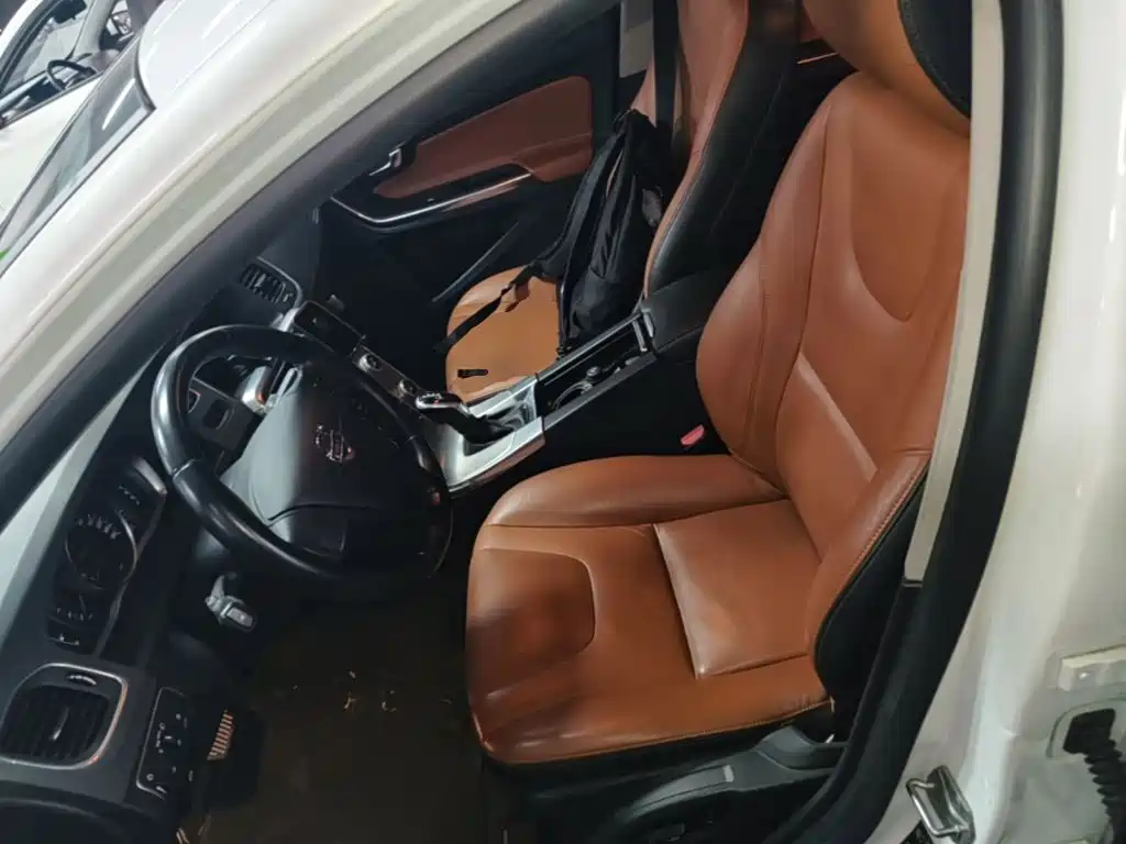 Volvo S60 — миниатюра 15