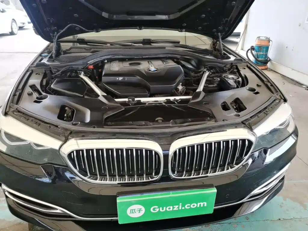 BMW 5 Series — миниатюра 20