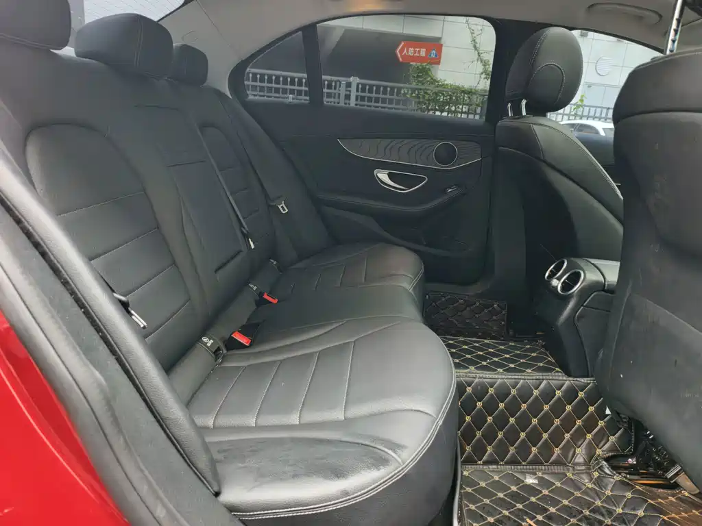 Mercedes-Benz C-Class — миниатюра 13