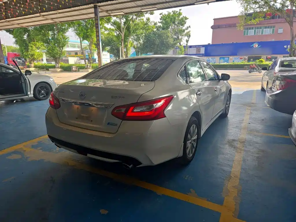 Nissan Teana — миниатюра 10