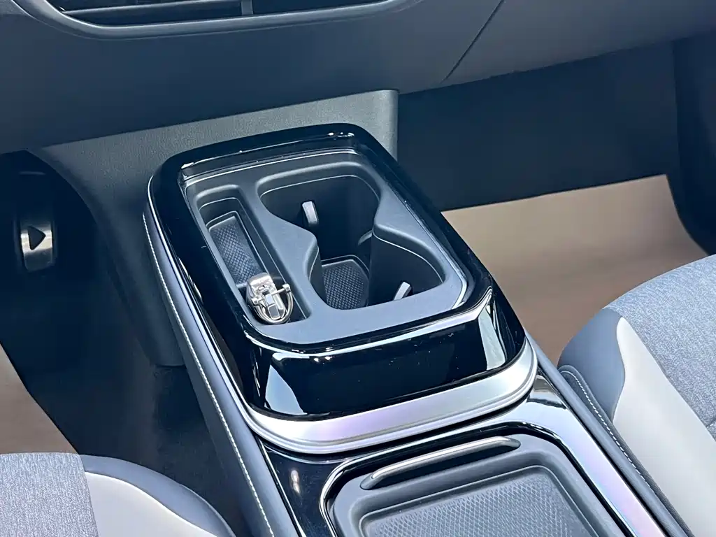 Volkswagen ID.4 Crozz — миниатюра 13