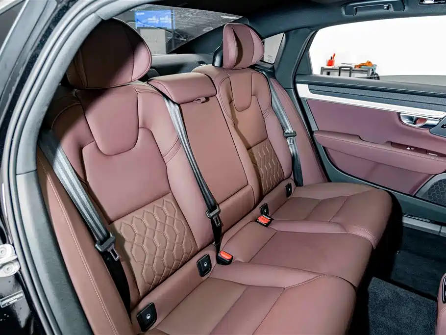 Volvo S90 — миниатюра 23