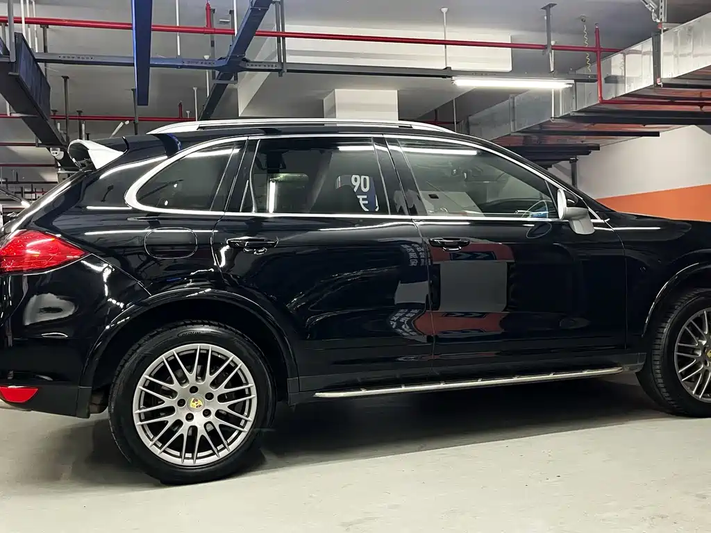 Porsche Cayenne — миниатюра 7