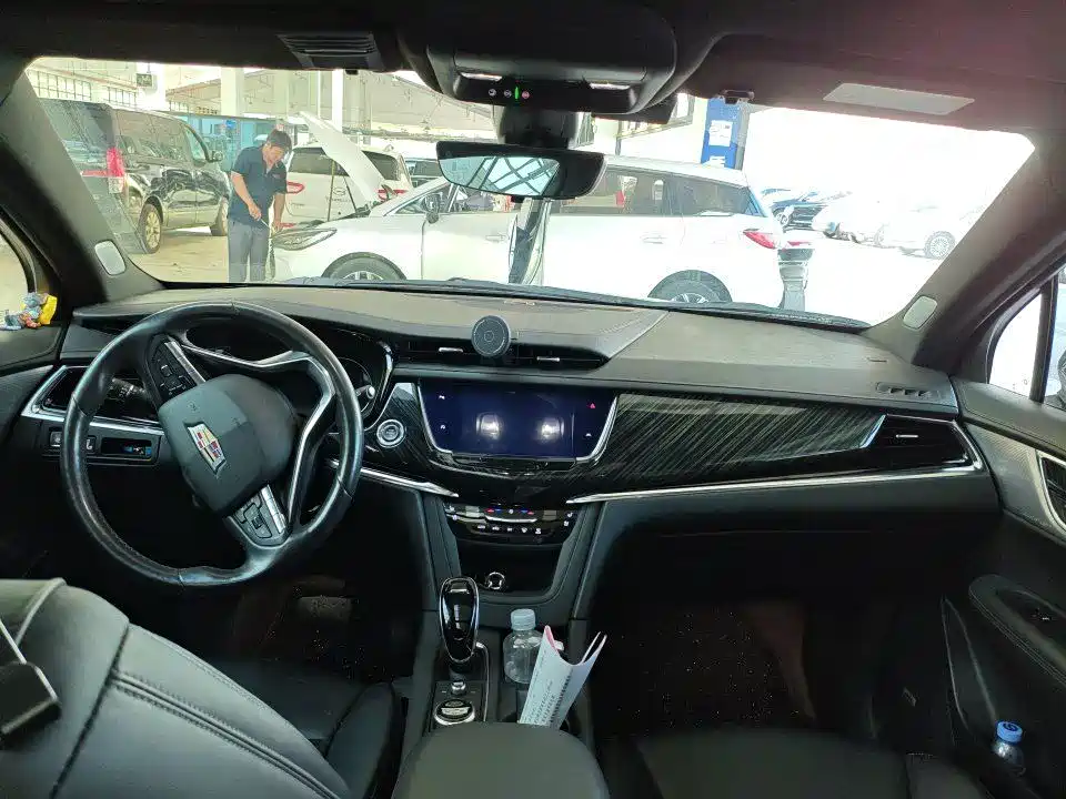 Cadillac XT6 — миниатюра 9