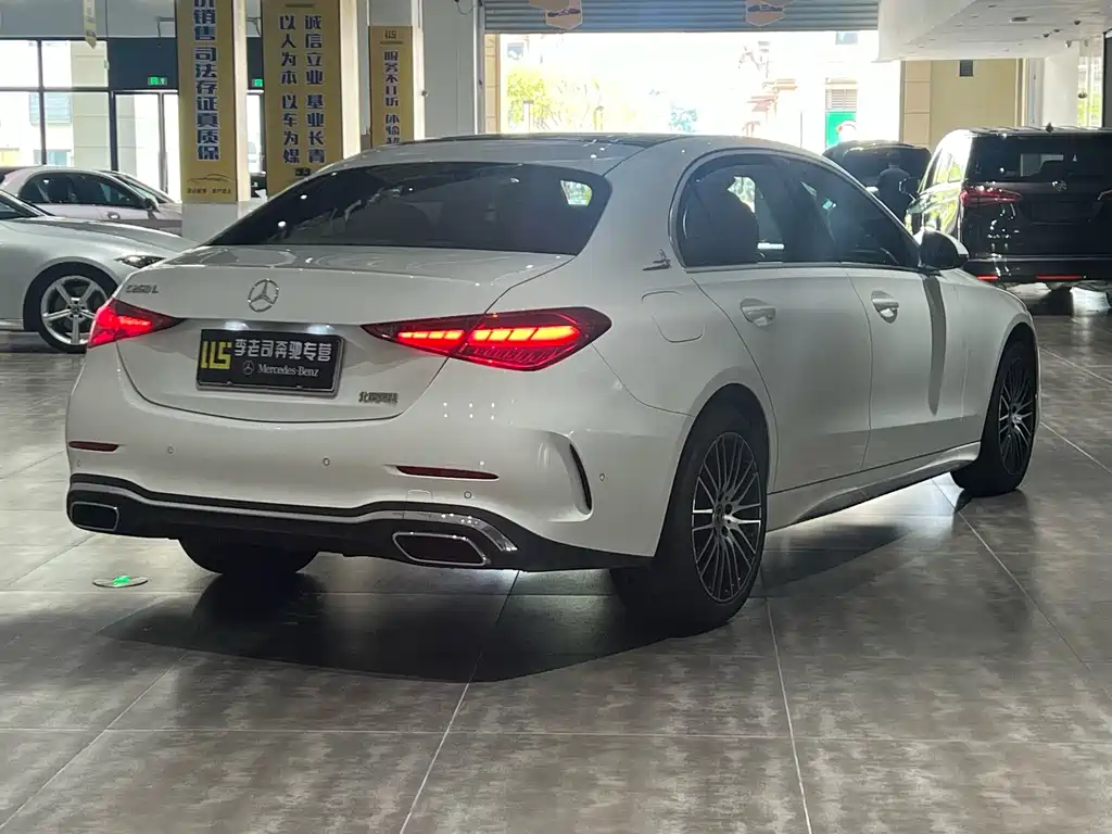 Mercedes-Benz C-Class — миниатюра 5