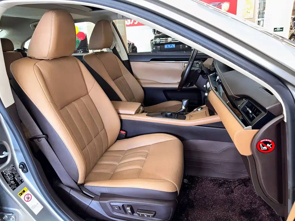 Lexus ES — миниатюра 13