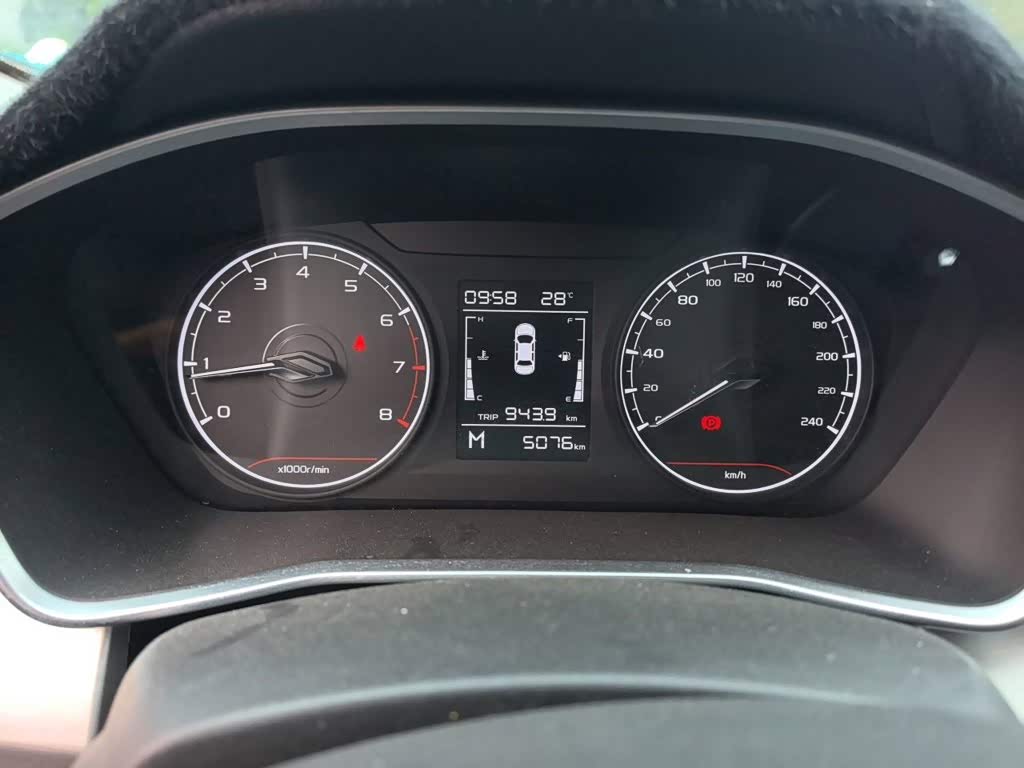 Geely Binyue 1.5 л 2024 г. Белый, пробег 5100 км