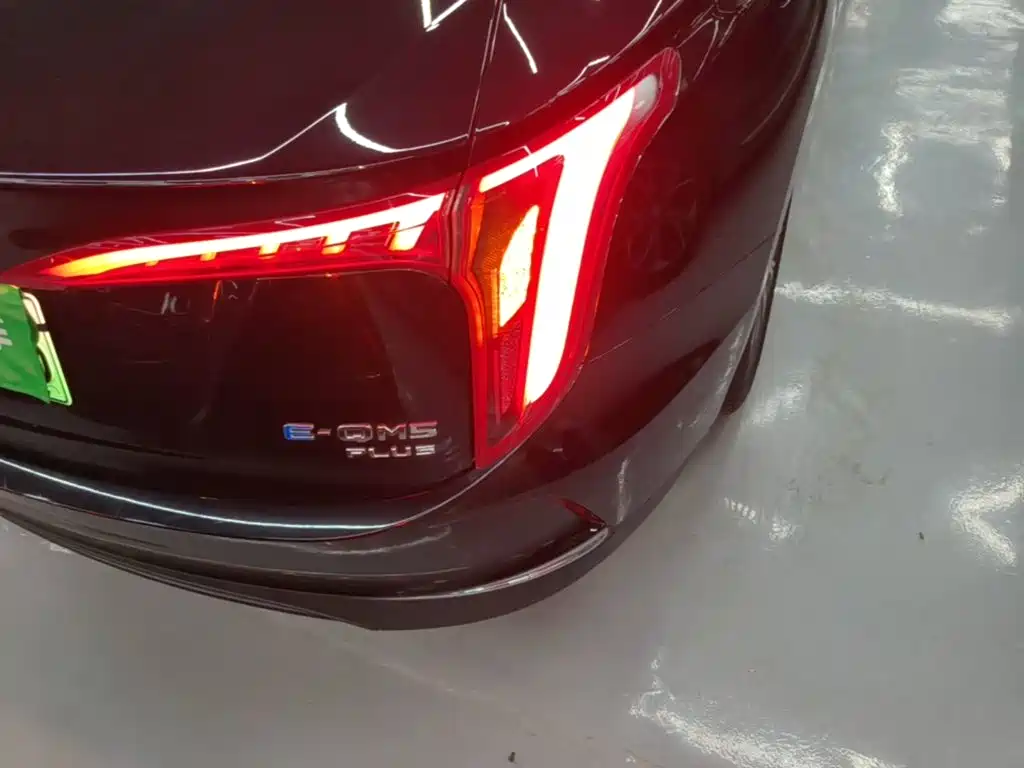 Hongqi Hongqi E-QM5 — миниатюра 8