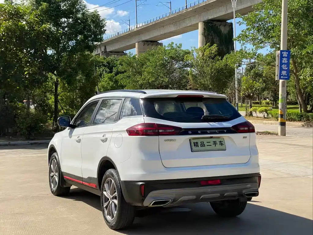 Geely Atlas 2021 — фото 9