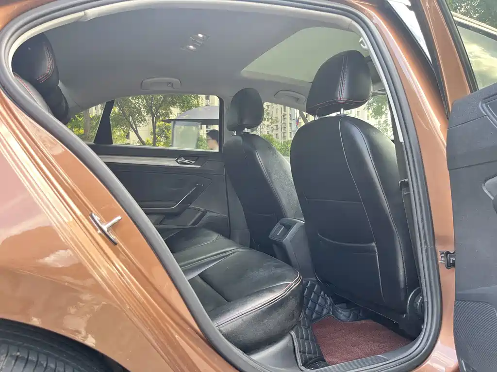 Volkswagen Lamando — миниатюра 8