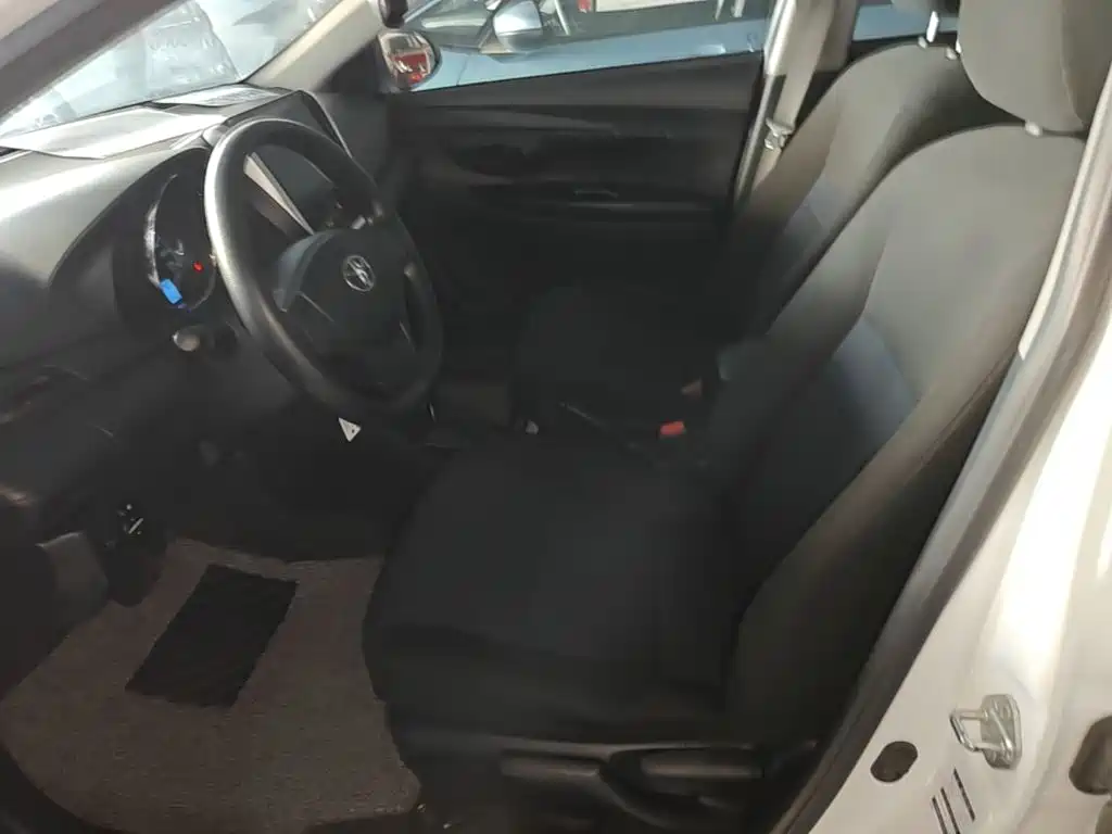 Toyota Yaris L — миниатюра 15