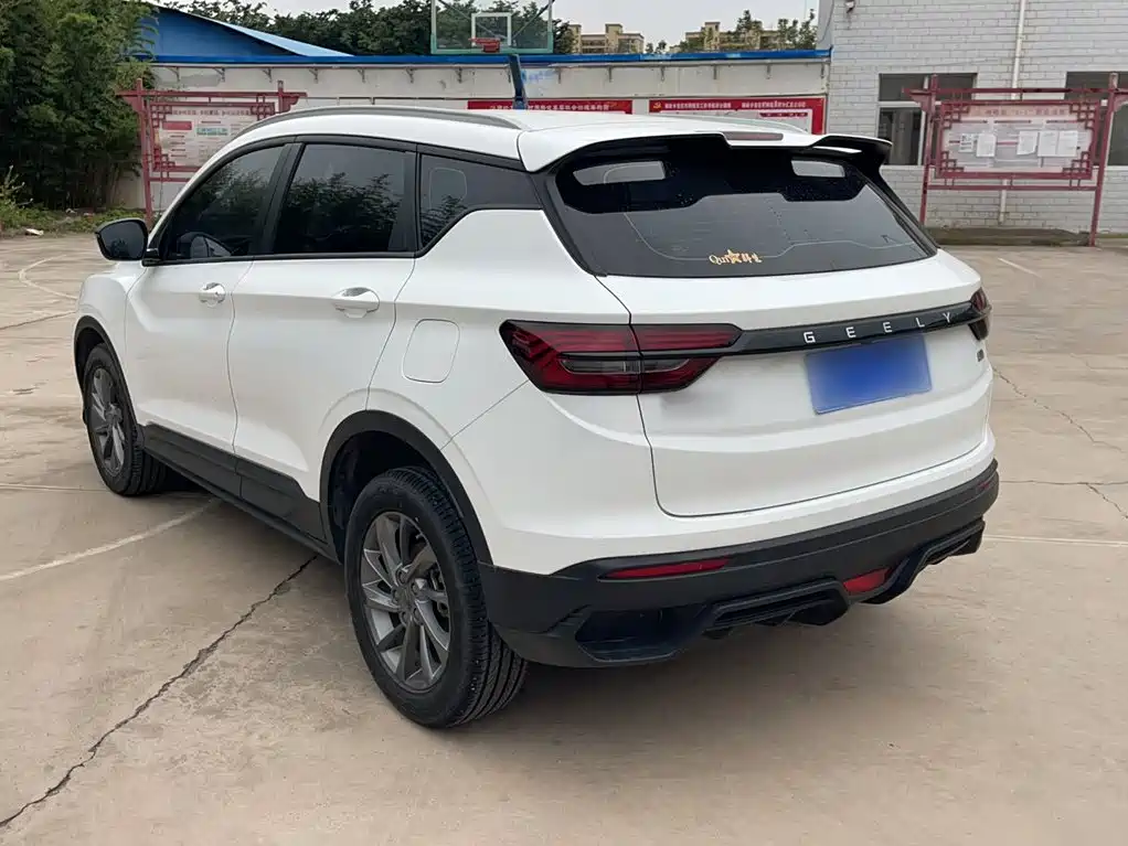 Geely Binyue — миниатюра 10