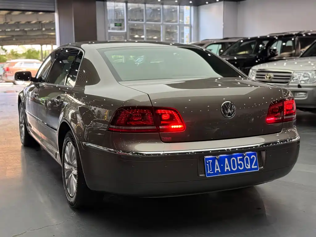 Volkswagen Phaeton — миниатюра 6