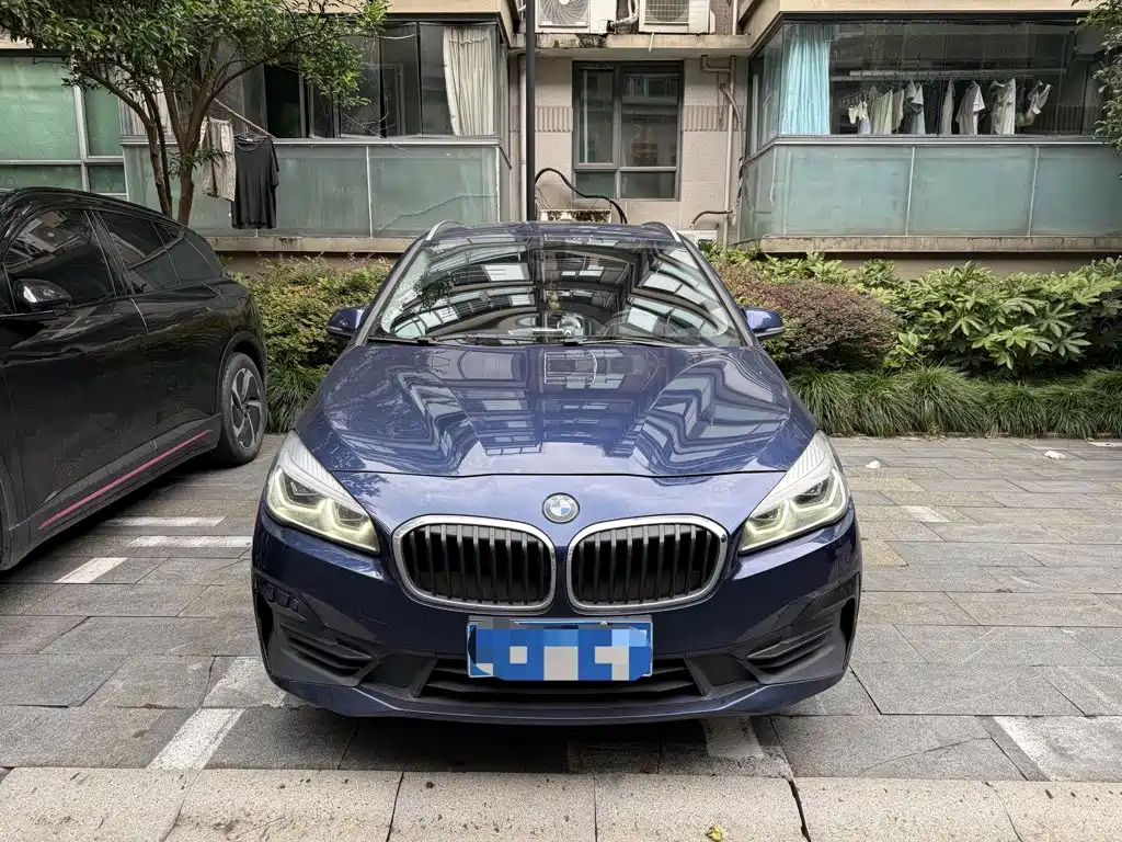BMW 2 Series Active Tourer — миниатюра 2