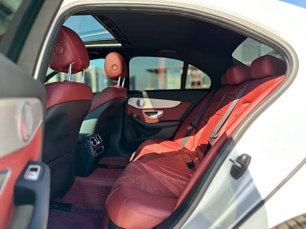 Mercedes-Benz C-Class — миниатюра 16