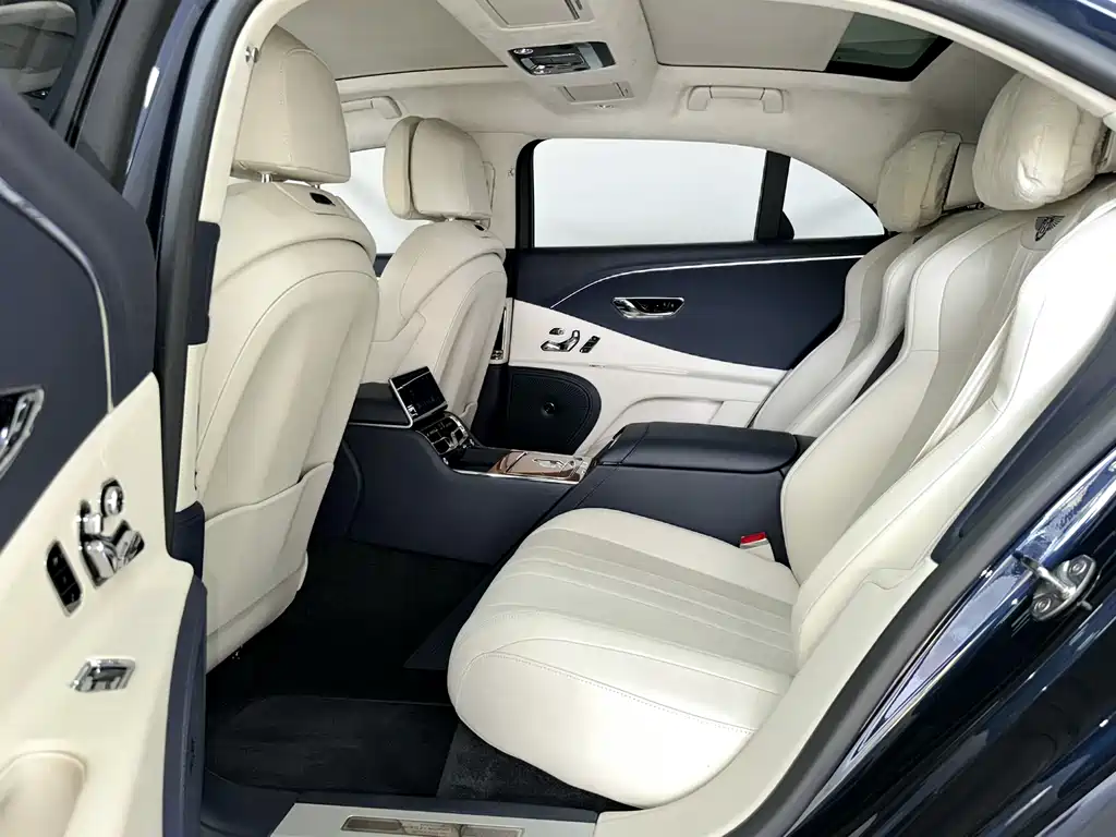Bentley Flying Spur — миниатюра 9
