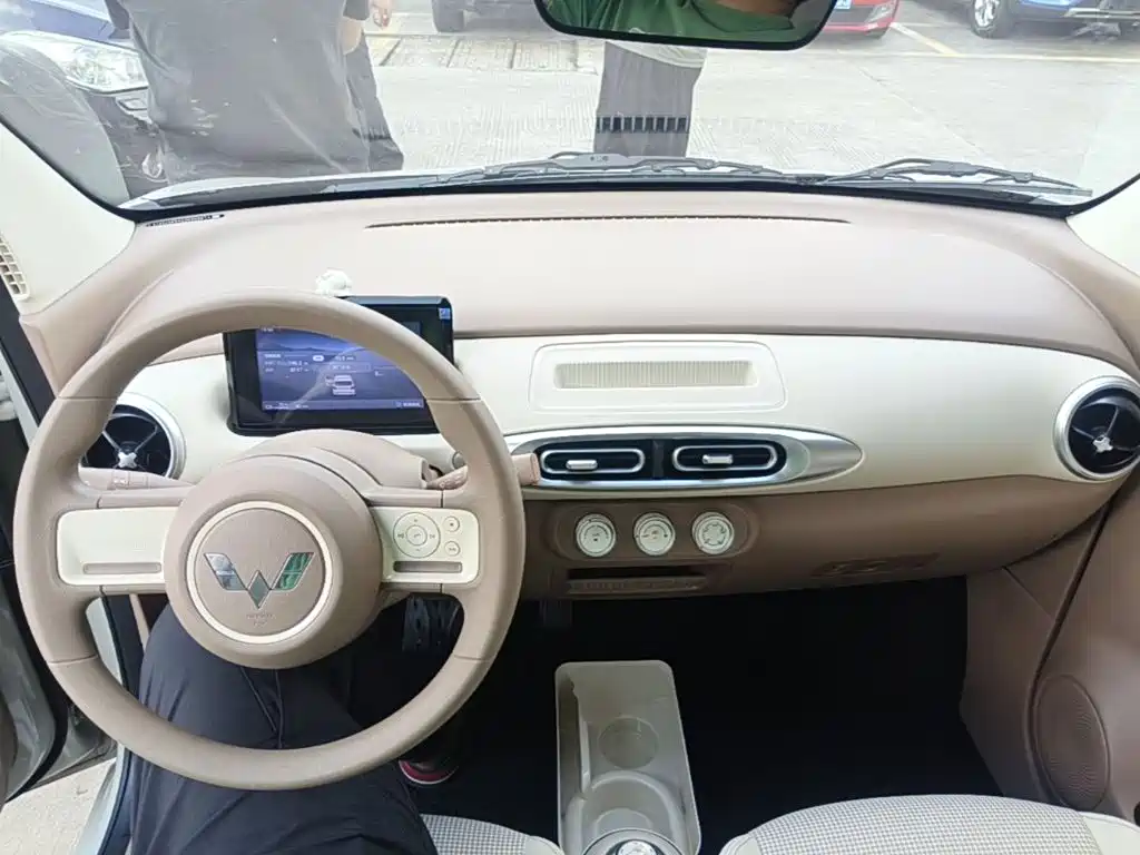 Wuling MINIEV — миниатюра 10