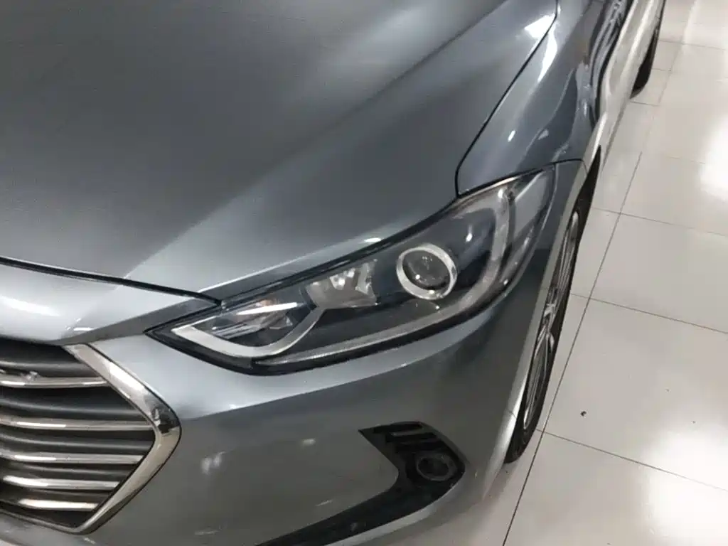 Hyundai Elantra — миниатюра 24