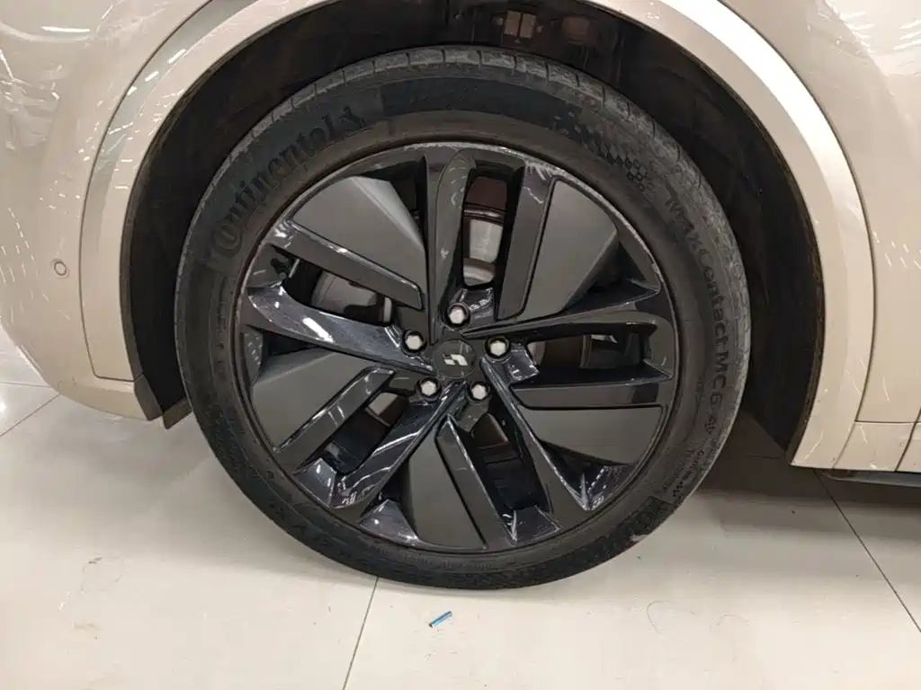 Li Auto Li L8 — миниатюра 23