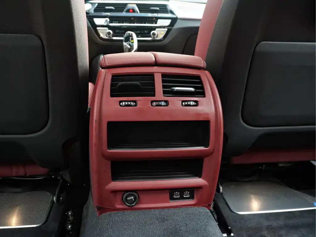 BMW 5 Series — миниатюра 15