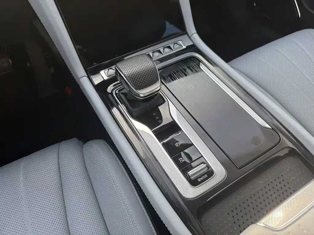 Hongqi Hongqi H5 PHEV — миниатюра 9