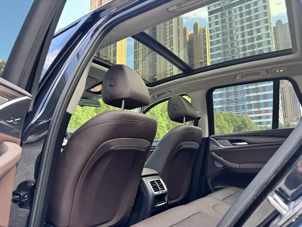 BMW X3 — миниатюра 9