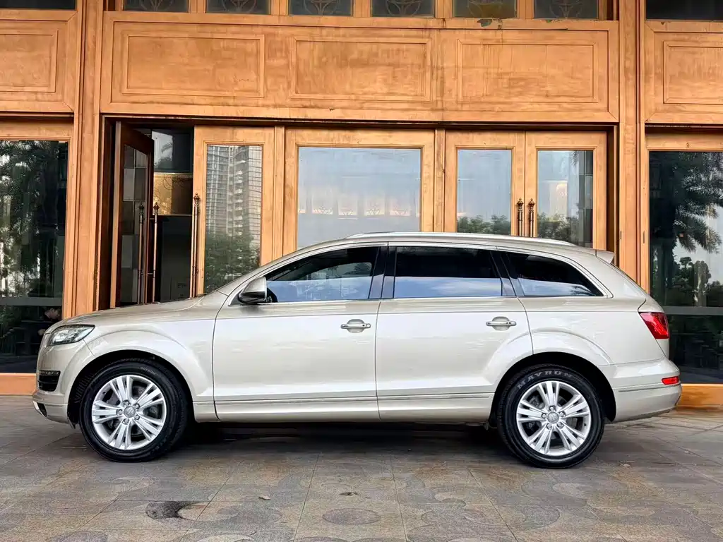 Audi Q7 — миниатюра 5