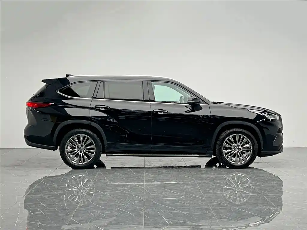 Toyota Highlander 2022 380T Luxury 7 мест