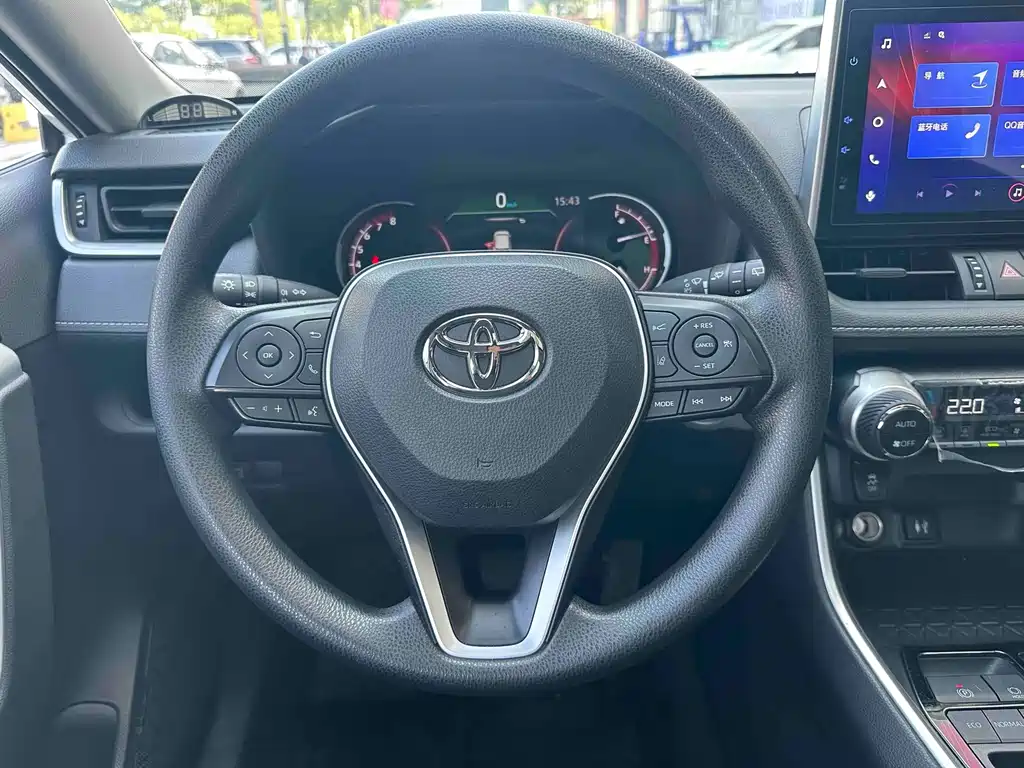 Toyota RAV4 — миниатюра 10