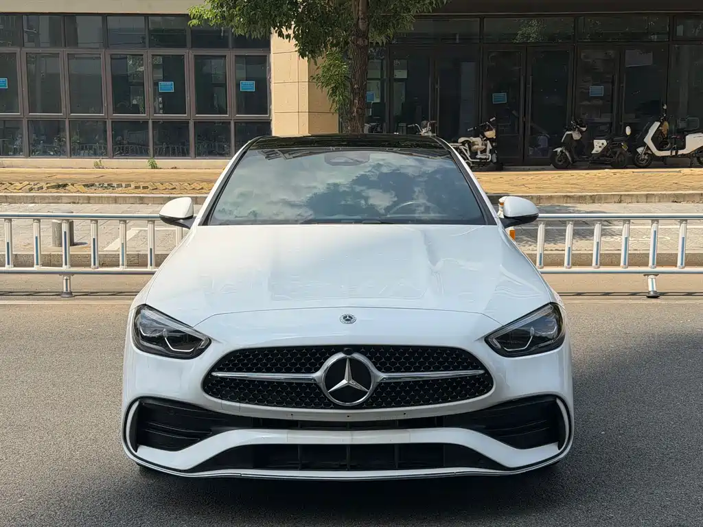 Mercedes-Benz C-Class — миниатюра 2