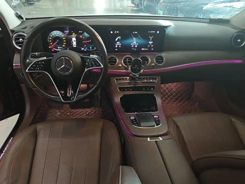 Mercedes-Benz E-Class — миниатюра 10