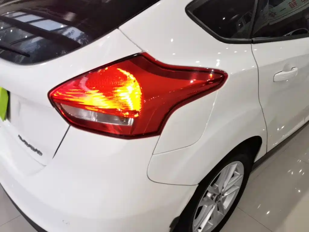 Ford Focus — миниатюра 8