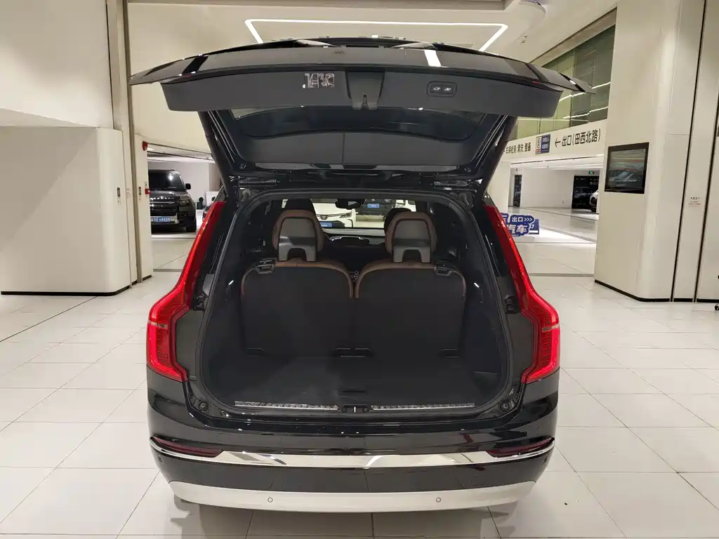 Volvo XC90 — миниатюра 10