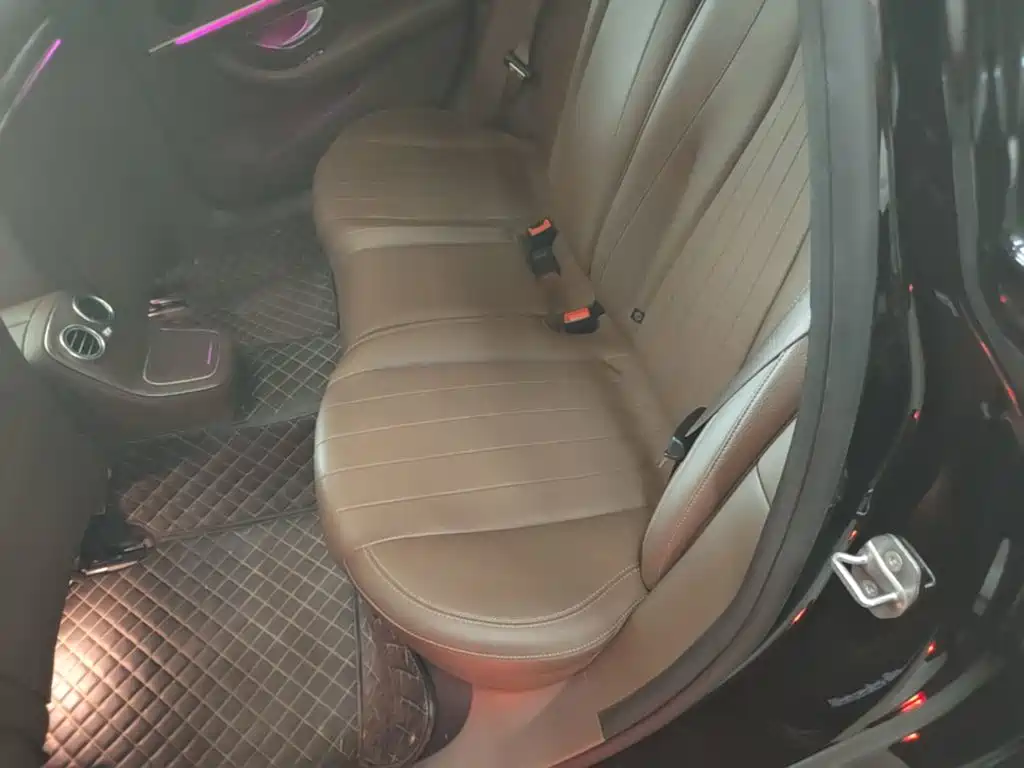 Mercedes-Benz E-Class — миниатюра 17