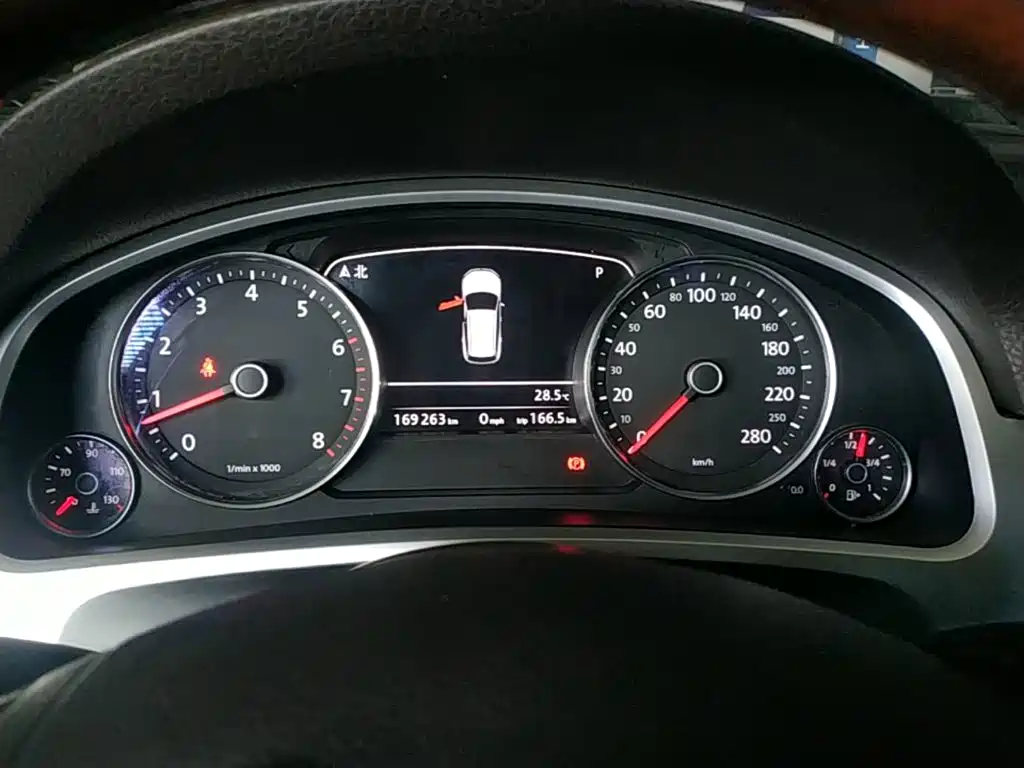 Volkswagen Touareg — миниатюра 12